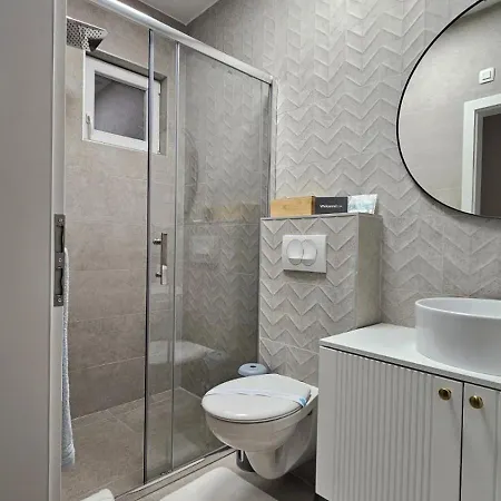 Leilani & Karolina Vrsi