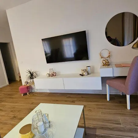 Leilani & Karolina Apartamento *