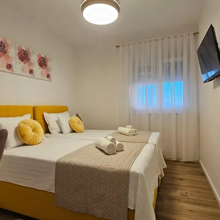 Leilani & Karolina * Vrsi