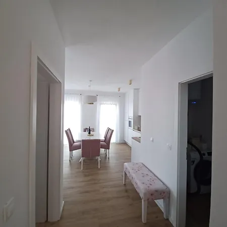 Leilani & Karolina *