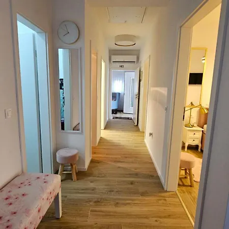 Leilani & Karolina * Vrsi