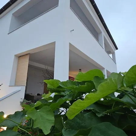 Leilani & Karolina Apartament Vrsi