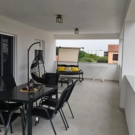 Leilani & Karolina *