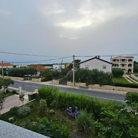 Leilani & Karolina *