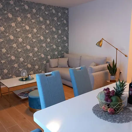 Leilani & Karolina *