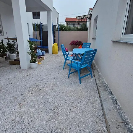 Apartament Leilani & Karolina Vrsi