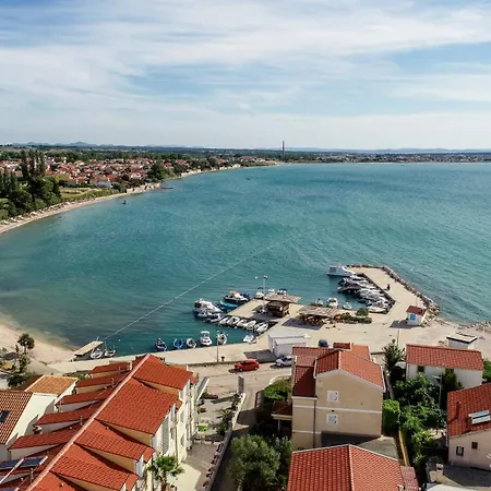 Leilani & Karolina *