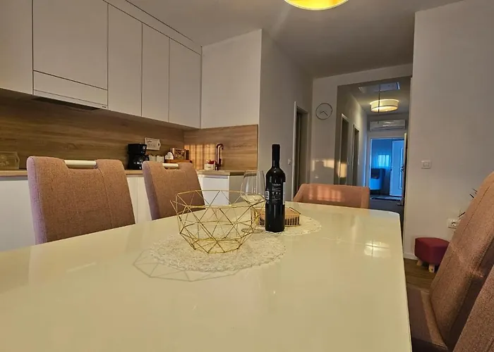 Leilani & Karolina Apartman Vrsi