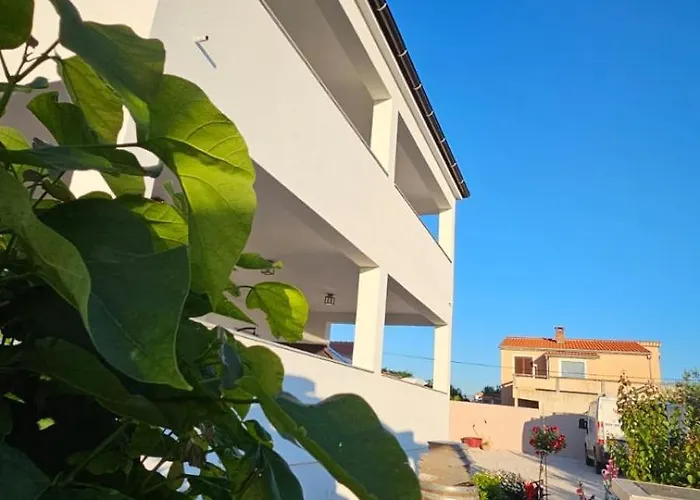 Leilani & Karolina Apartman Vrsi