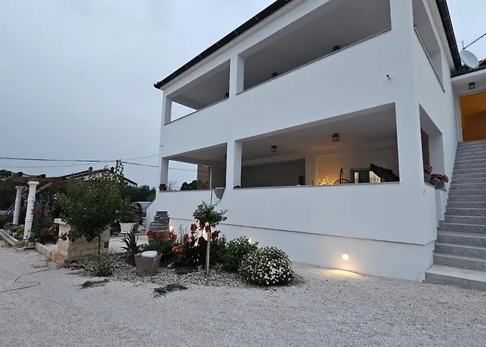 Leilani & Karolina Apartman Vrsi