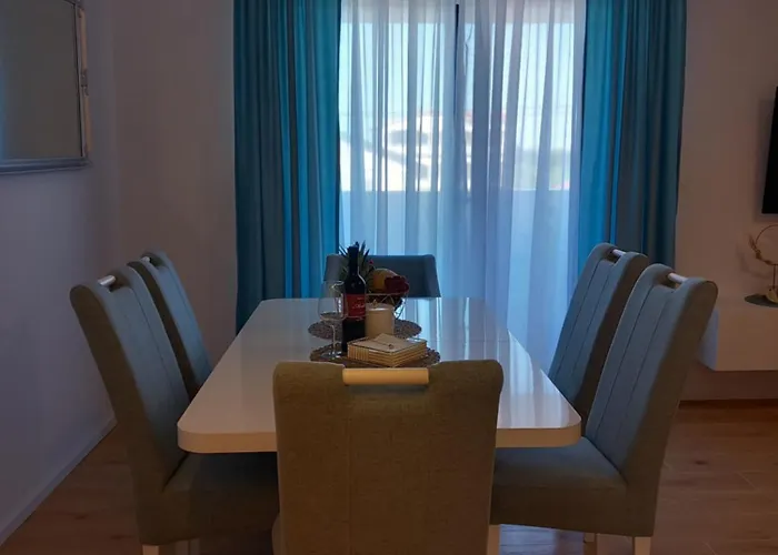 Leilani & Karolina *