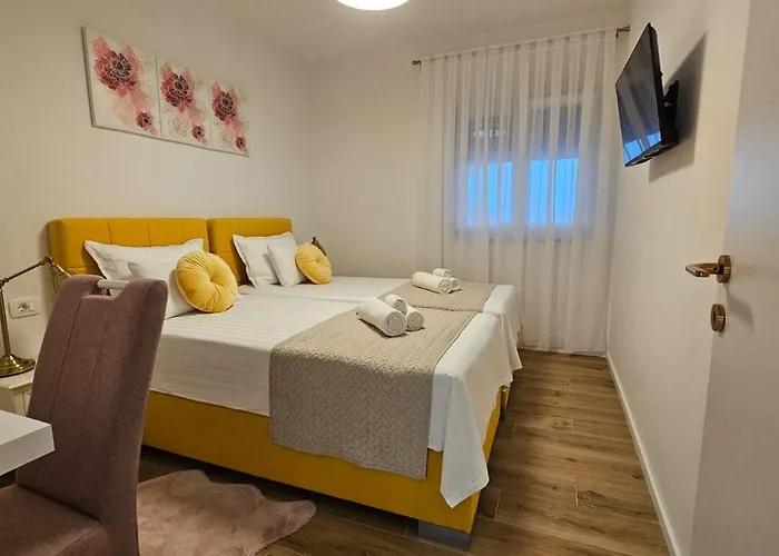 Leilani & Karolina ורסי