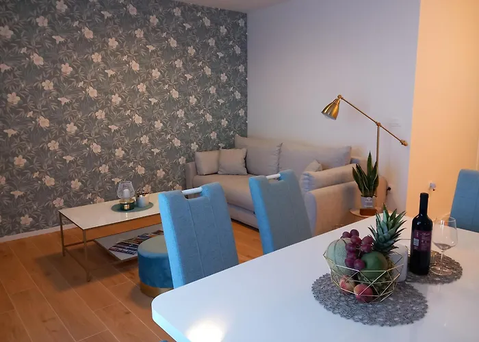 Leilani & Karolina *